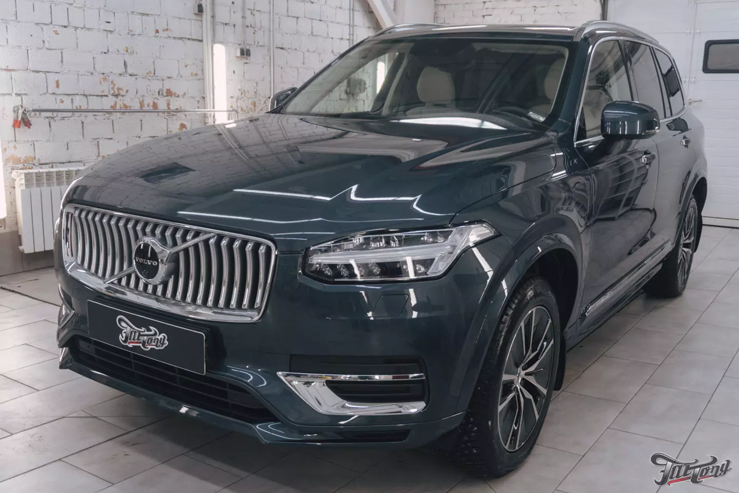 Комплексная шумоизоляция для Volvo XC90, чистка и керамика кожи в салоне